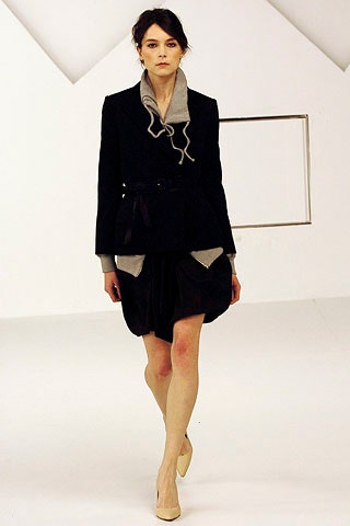 black wool long-sleeve collared tailored buttoned jacket