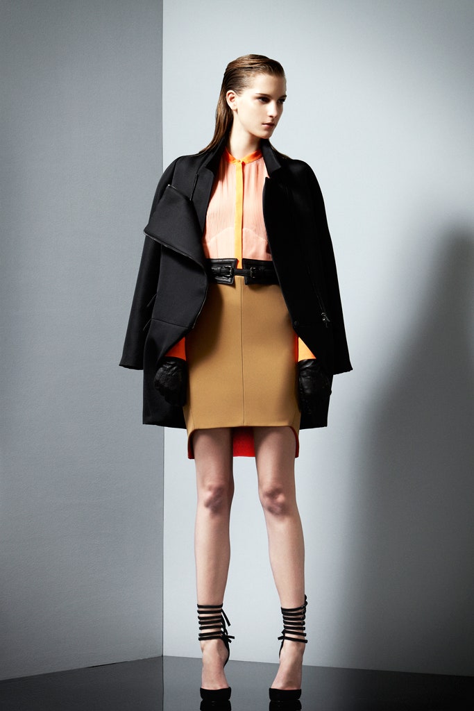 black wool long-sleeve collared structured zippered coat