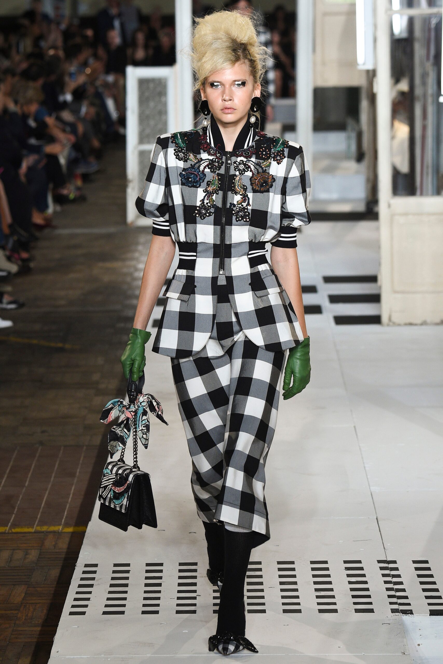 black short-sleeve collared tailored checked suit