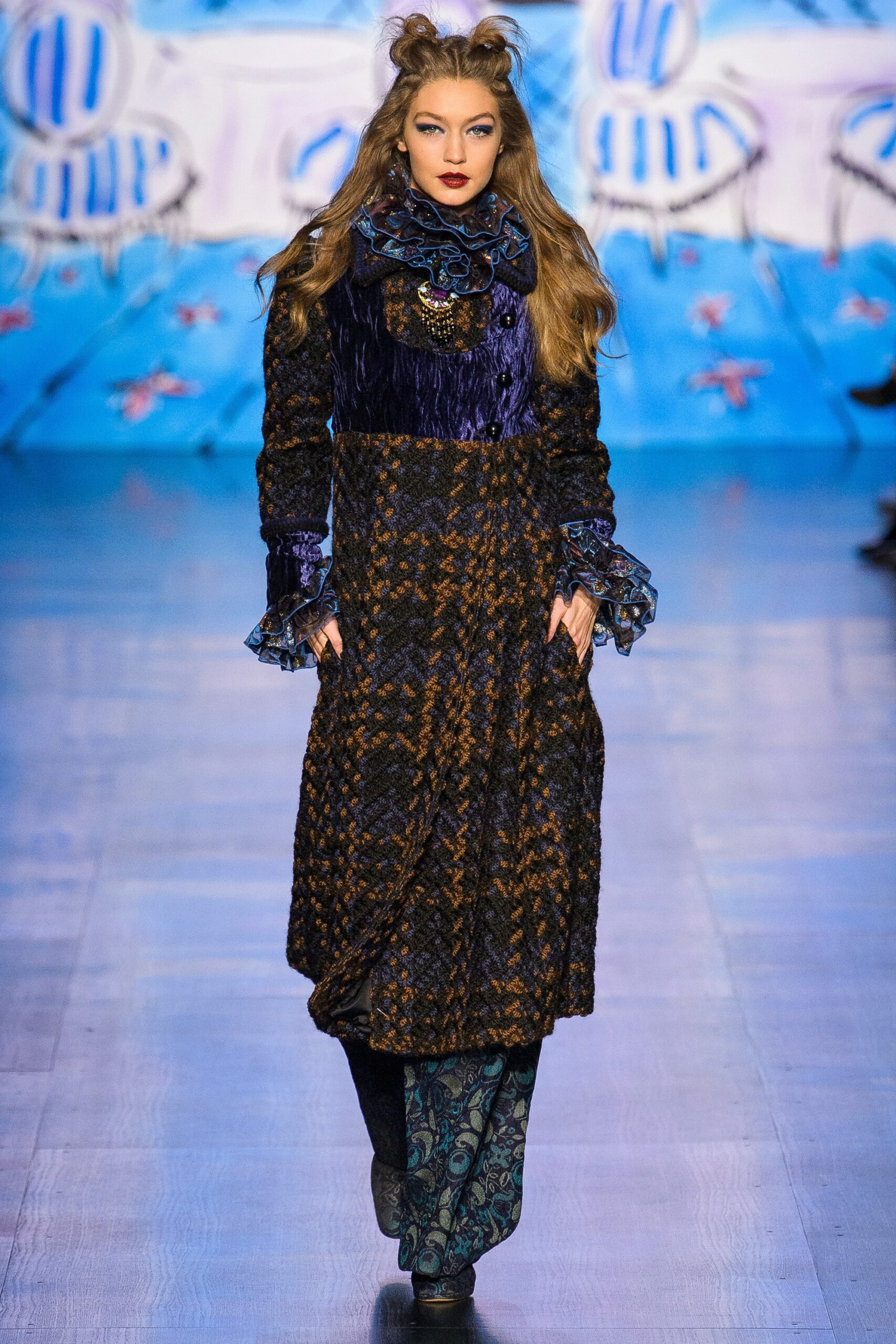 black wool long-sleeve collared relaxed layered pleated coat