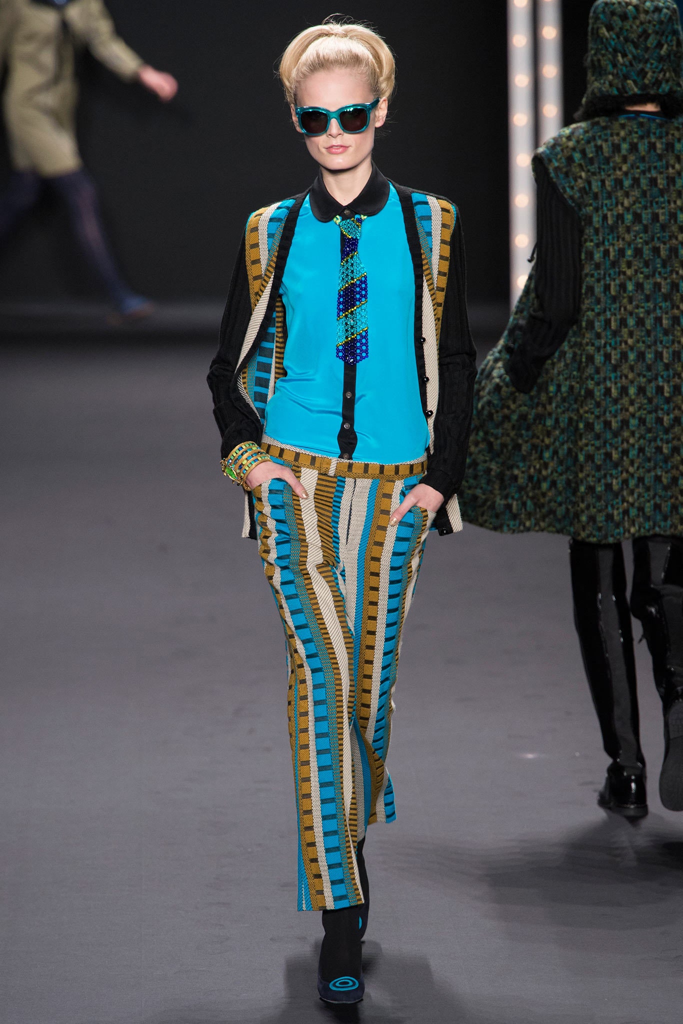 blue long-sleeve collared fitted printed top