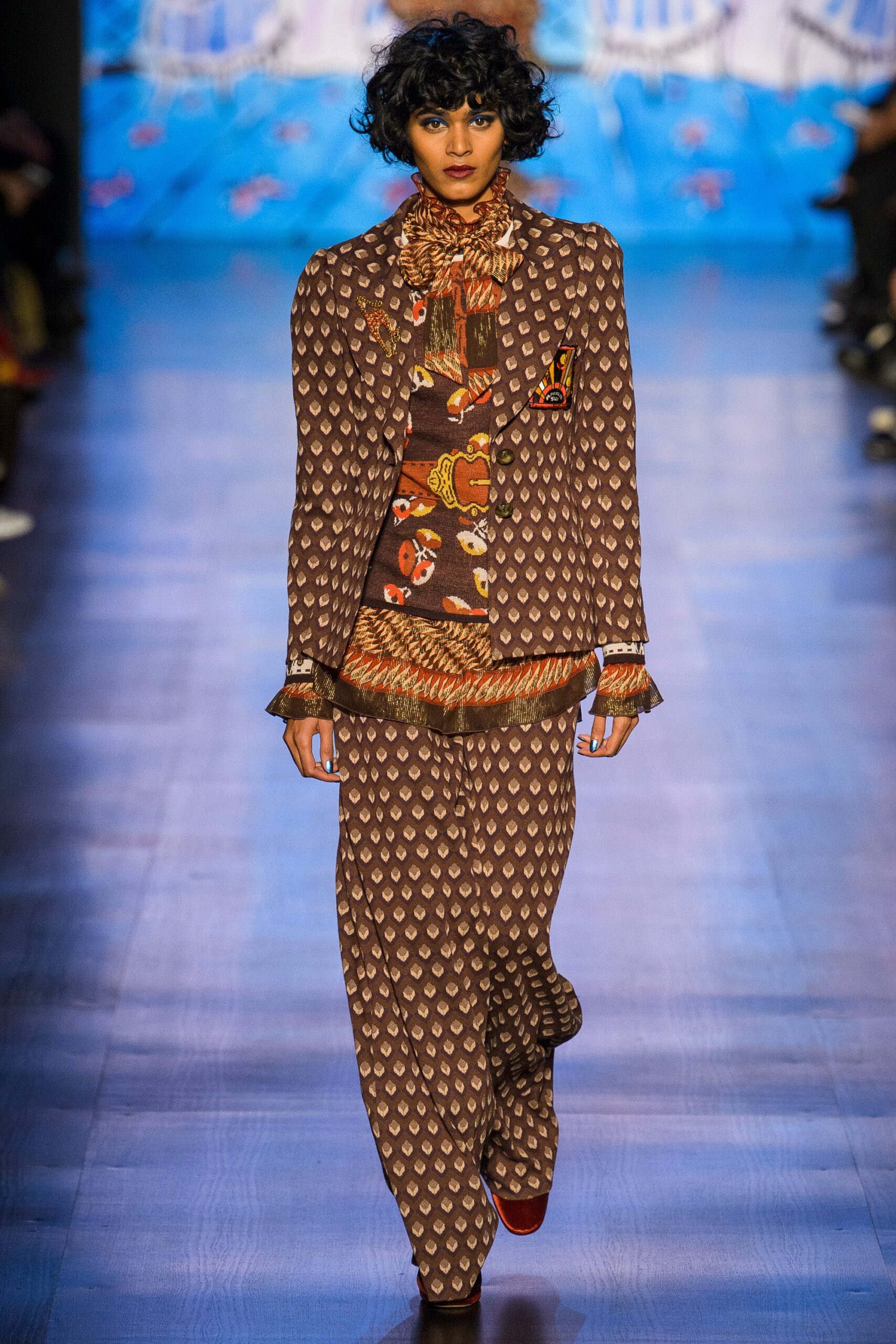 brown silk long-sleeve collared tailored printed suit