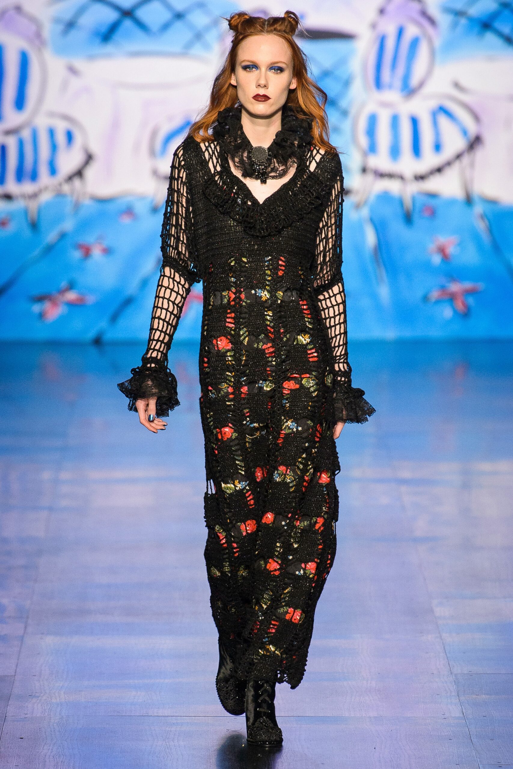 black lace fitted maxi dress