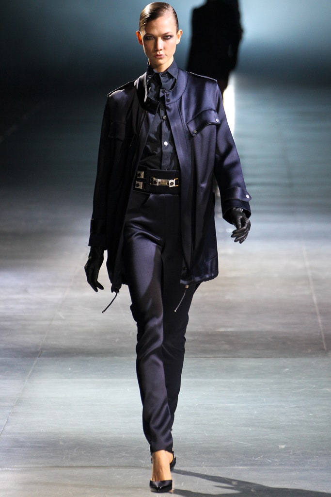 black fitted jacket and pants