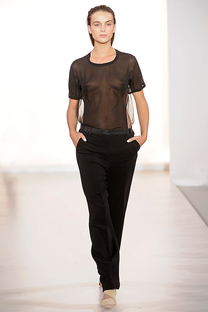 black mesh short-sleeve scoop-neck fitted sheer flowing top