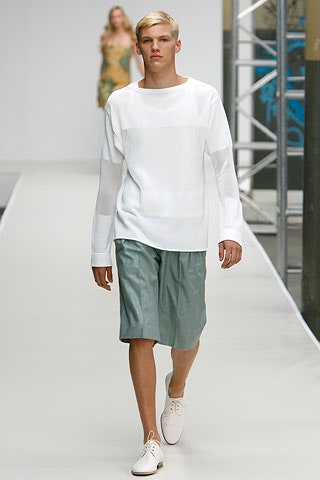 white relaxed top gray shorts