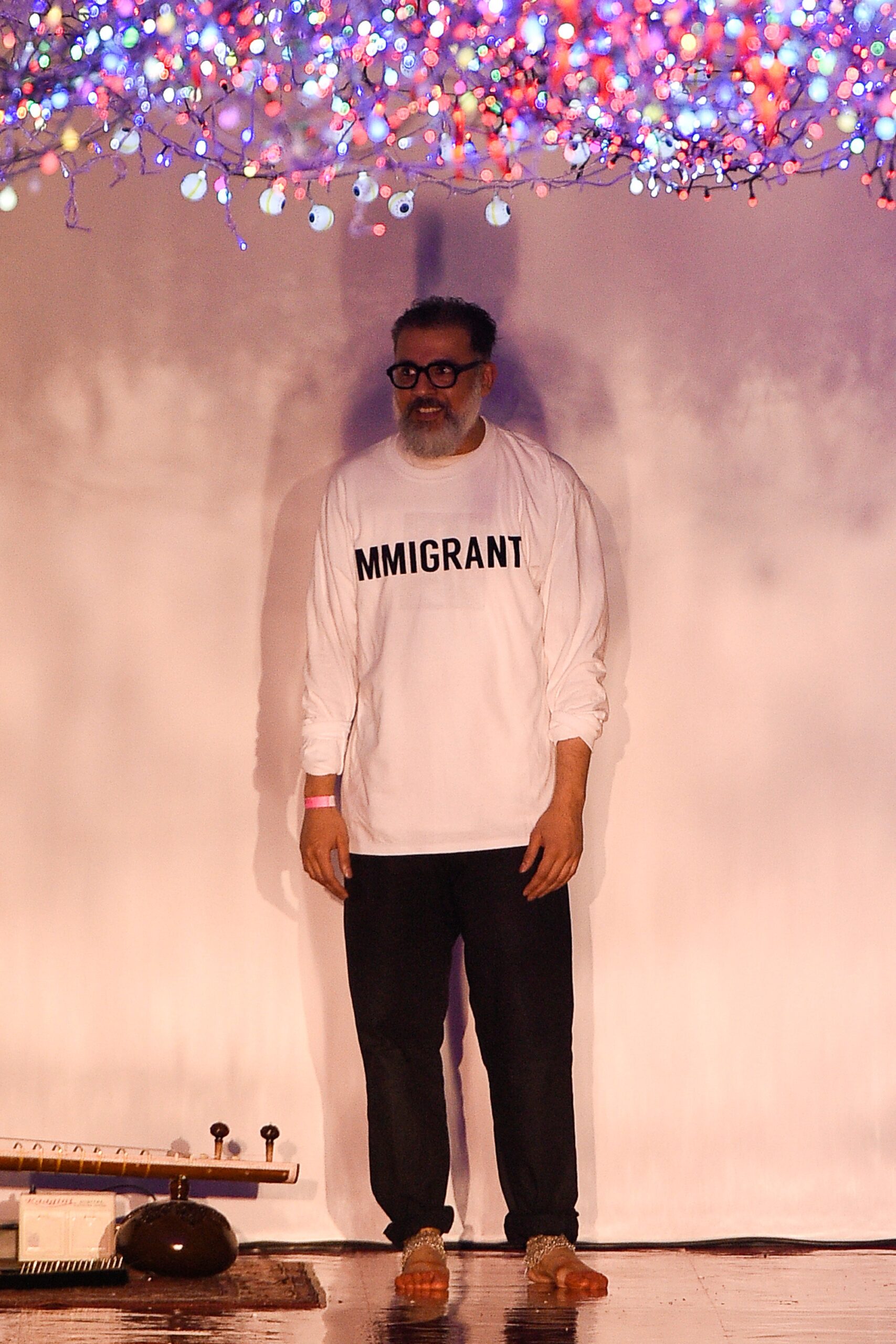 white long-sleeve t-shirt and black pants