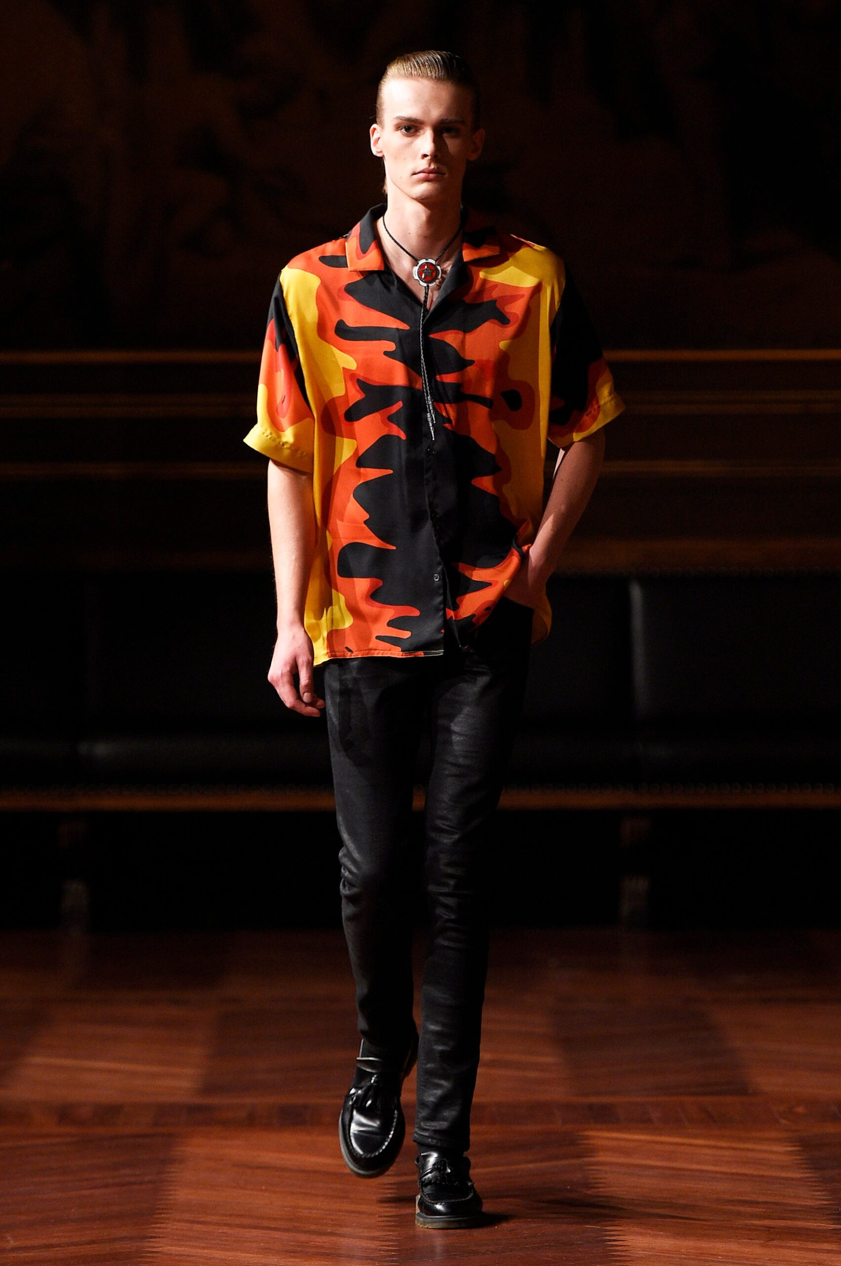 printed short-sleeve shirt and slim pants