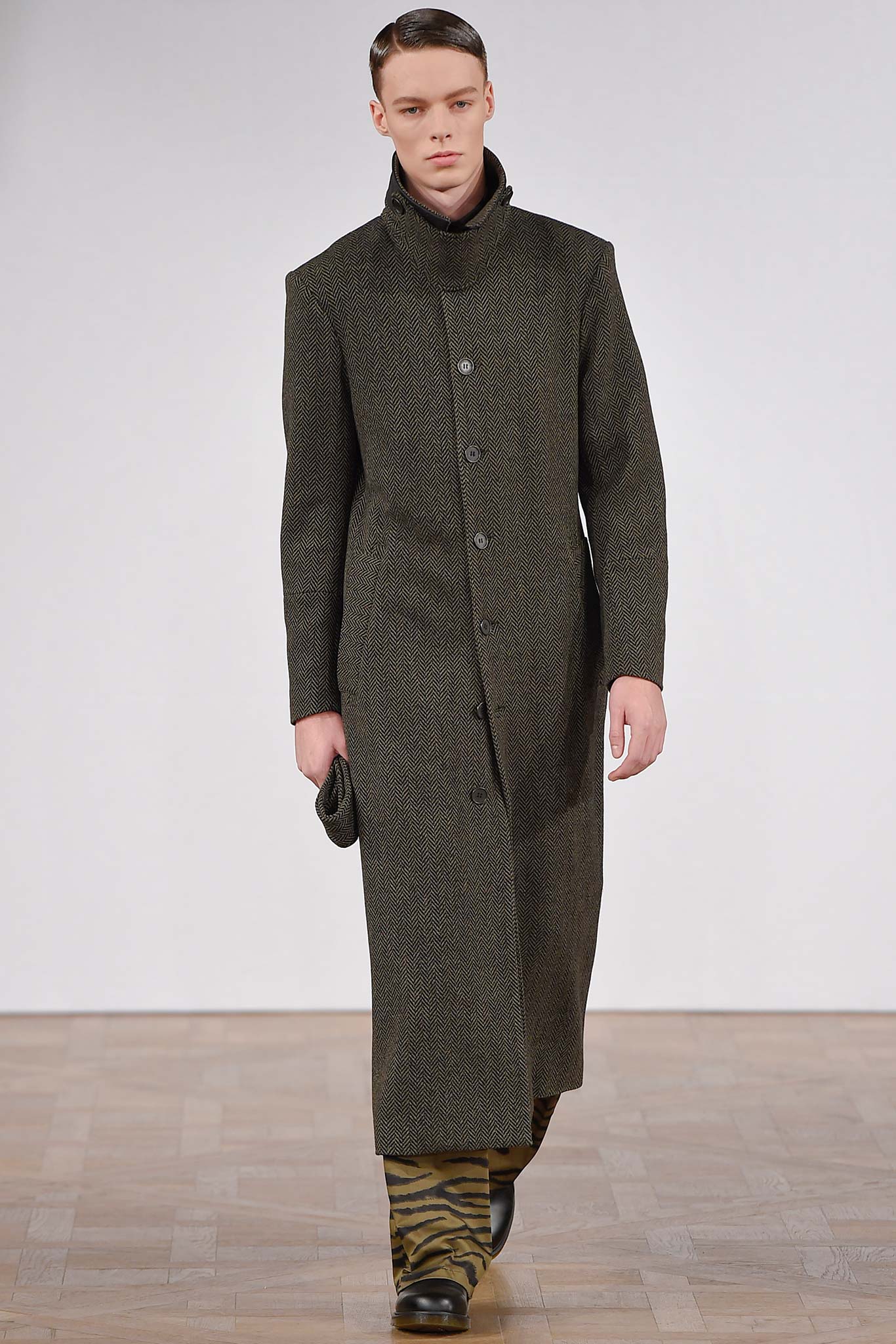 black wool long-sleeve collared fitted buttoned straight-leg coat