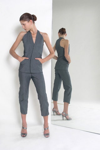 gray cotton fitted straight-leg cropped pants