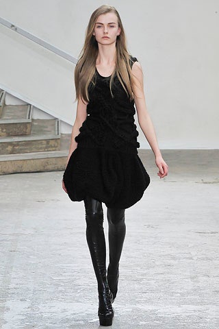 black wool sleeveless v-neck fitted ruffled layered dress