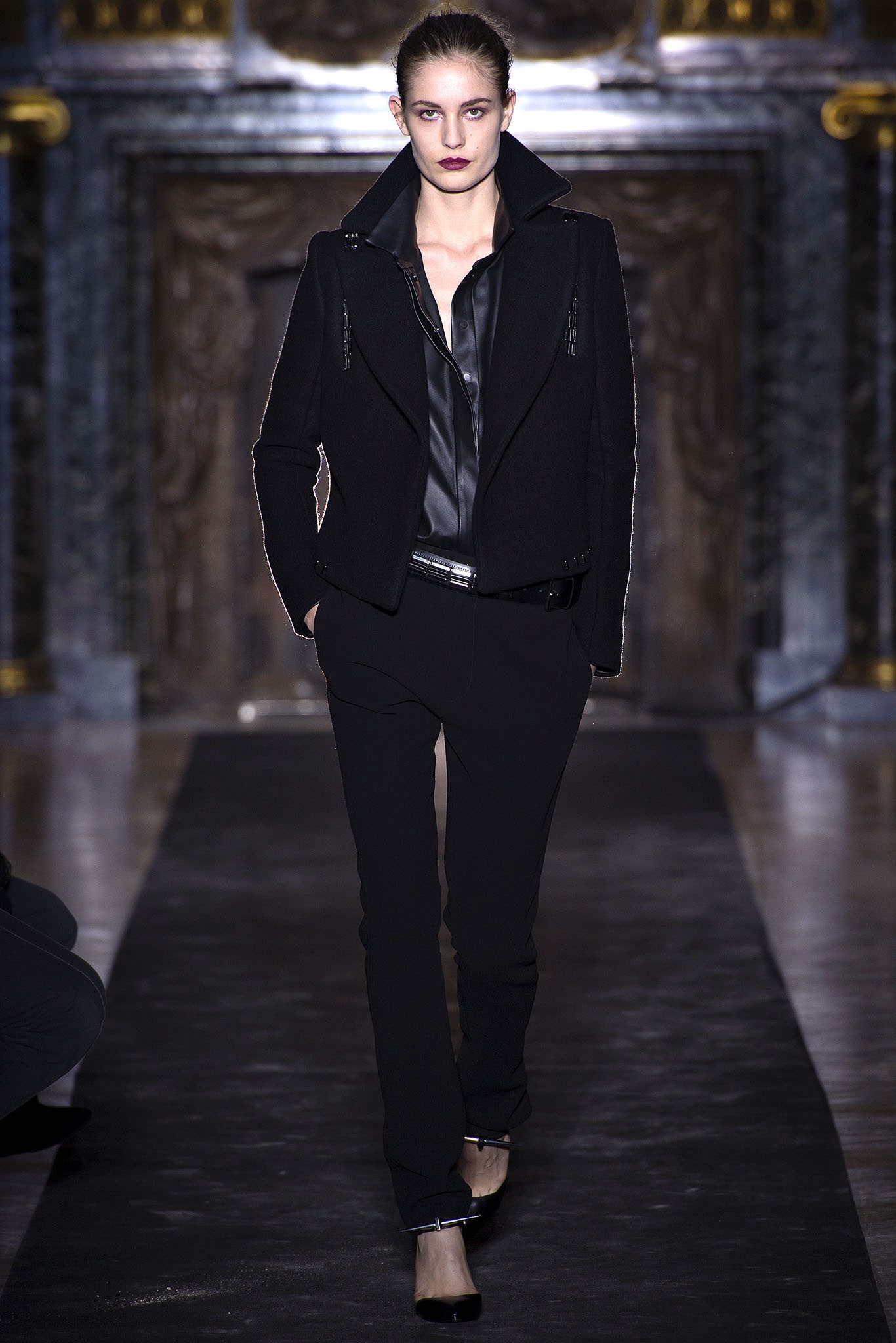 black wool long-sleeve collared fitted zippered jacket
