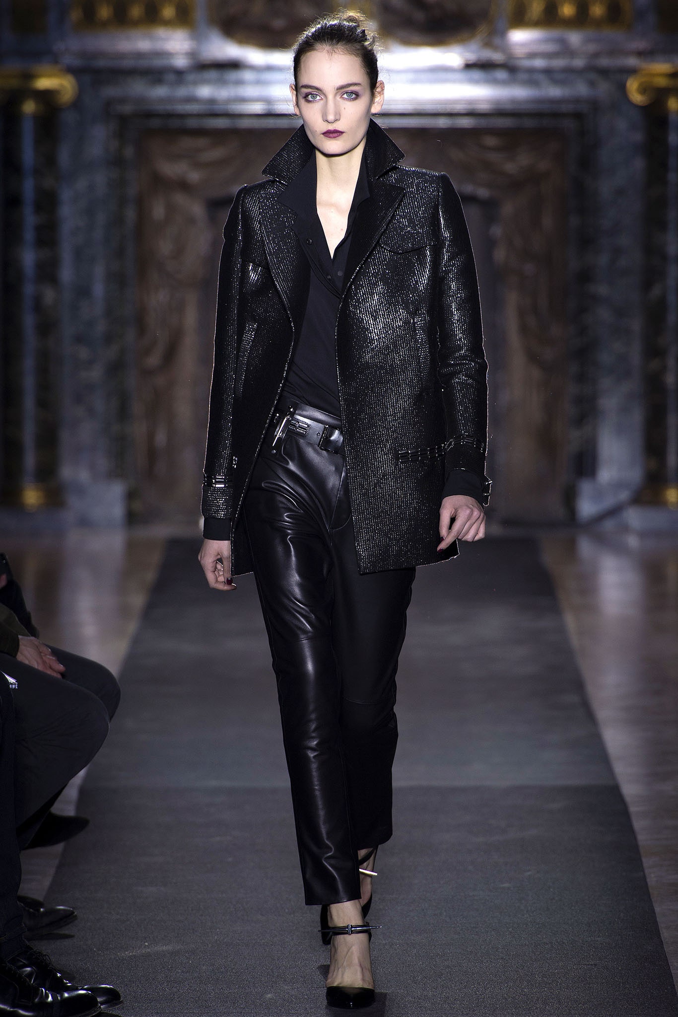 black leather long-sleeve collared fitted zippered coat