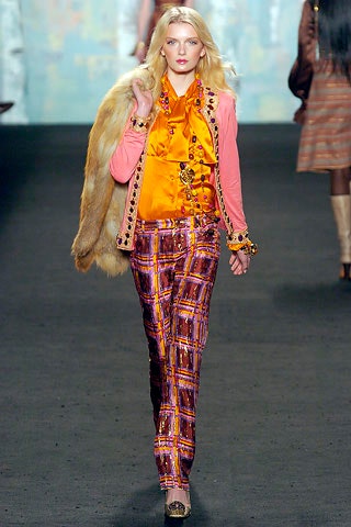pink wool long-sleeve collared tailored buttoned coat