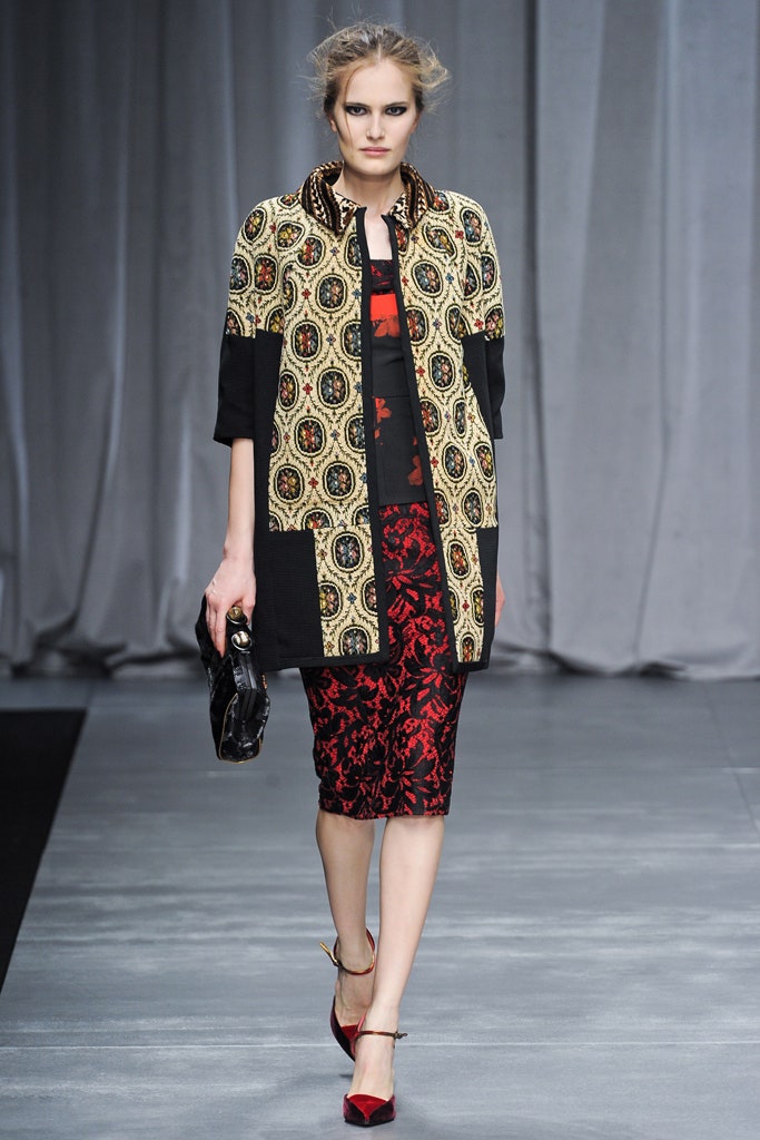 printed coat with fitted skirt