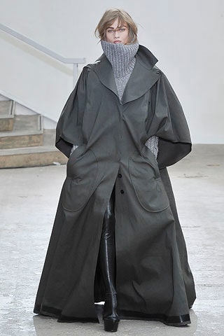 gray wool long-sleeve collared relaxed draped pockets coat
