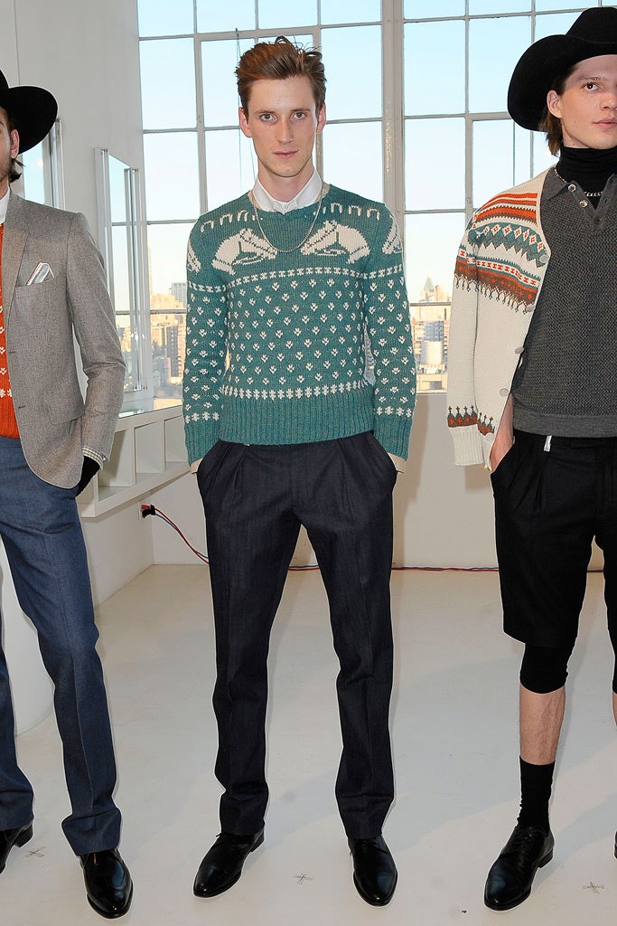 green wool long-sleeve collared fitted embroidered sweater