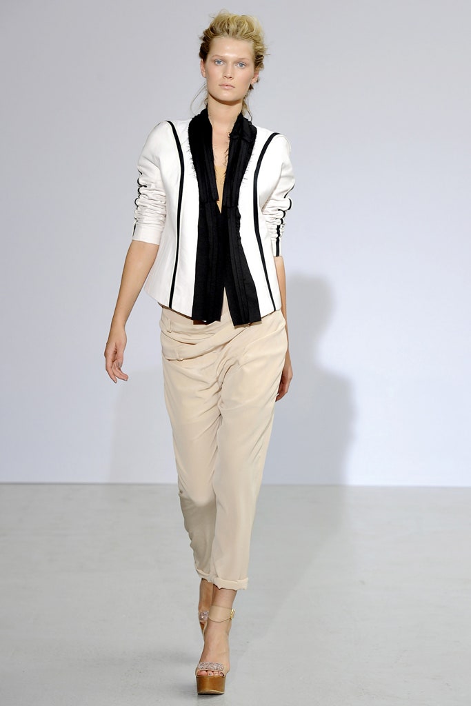 white cotton long-sleeve v-neck fitted buttoned layered jacket