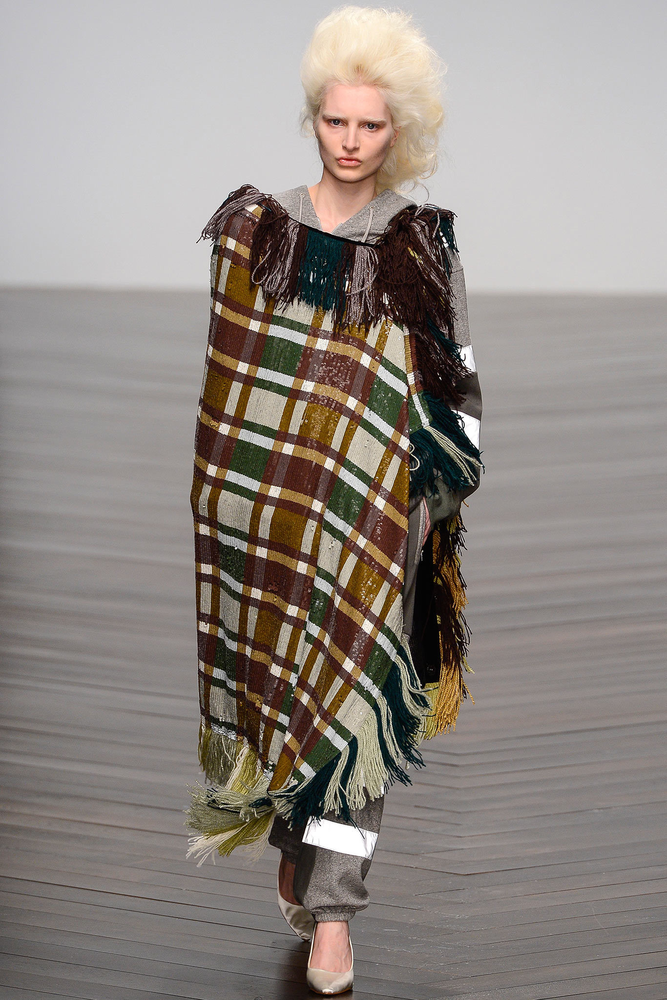 brown wool sleeveless relaxed fringed layered poncho