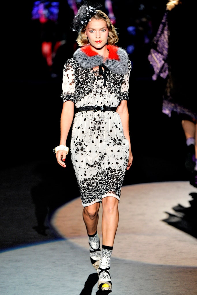 black and white floral midi dress with hat