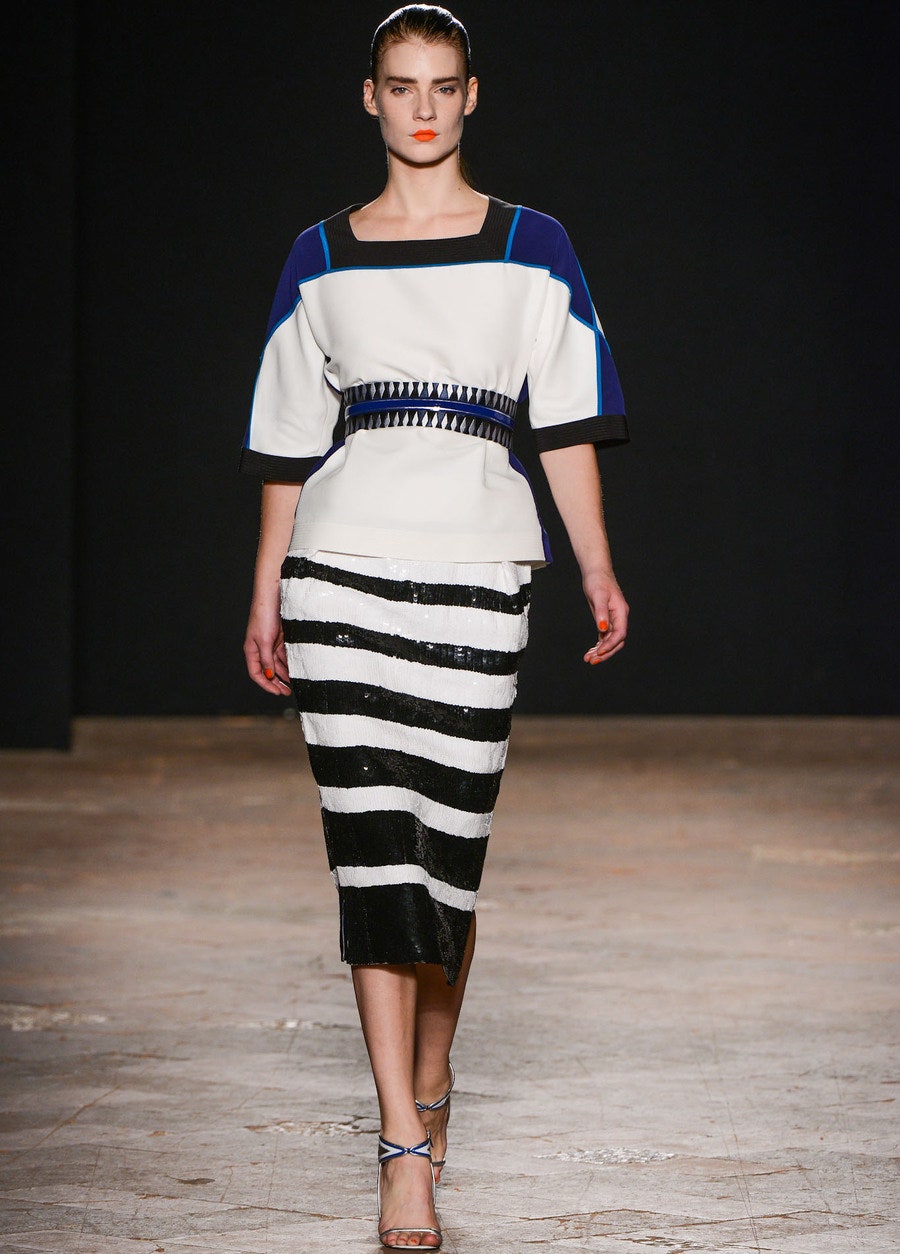 white short-sleeve square-neck fitted color-blocked top