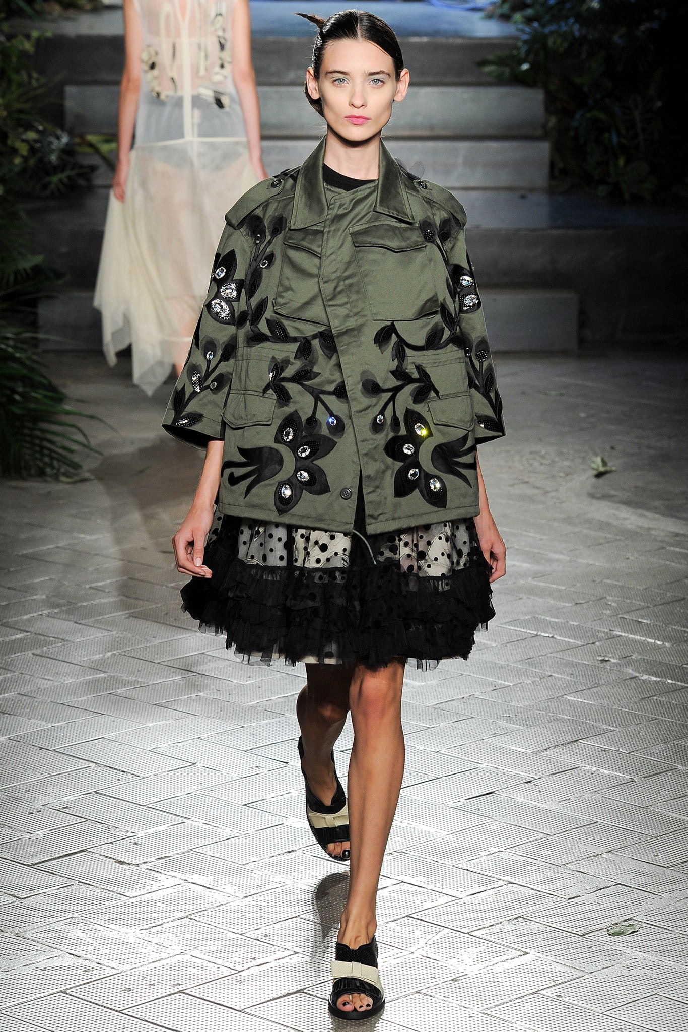 green cotton long-sleeve collared relaxed embroidered jacket
