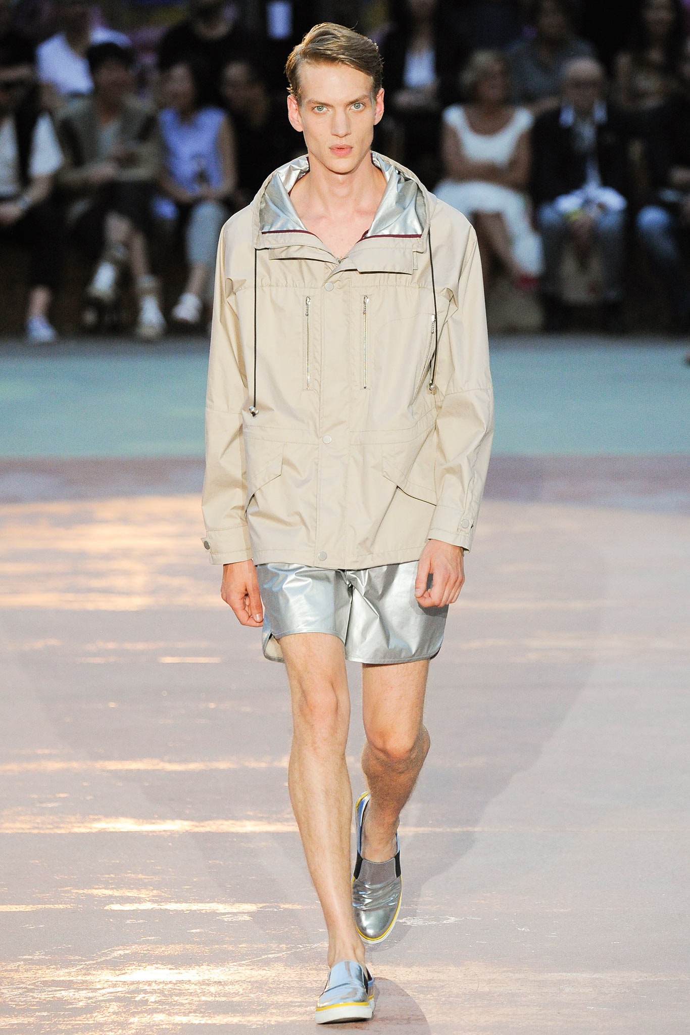 gray cotton fitted straight-leg short shorts