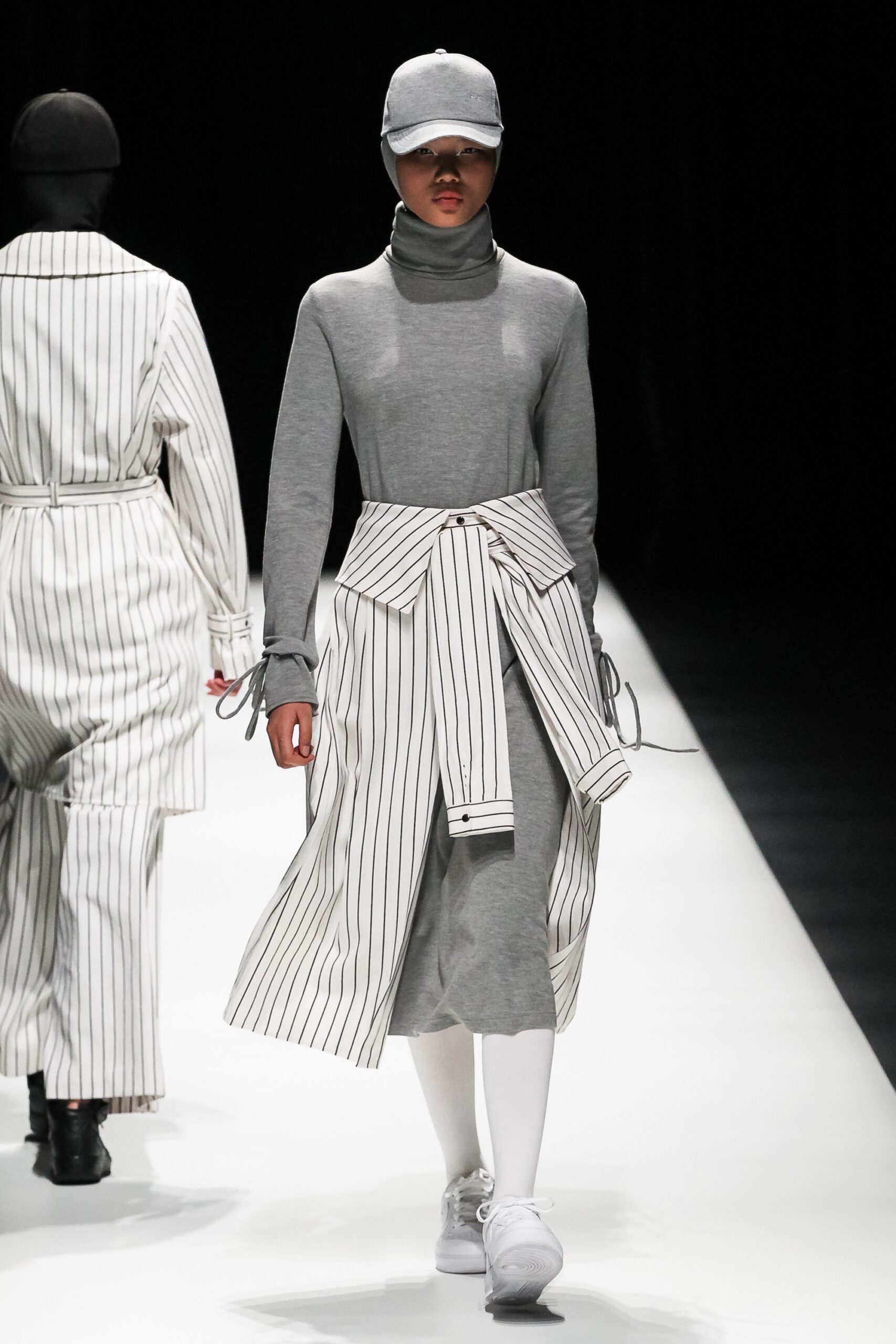 gray midi dress with hat