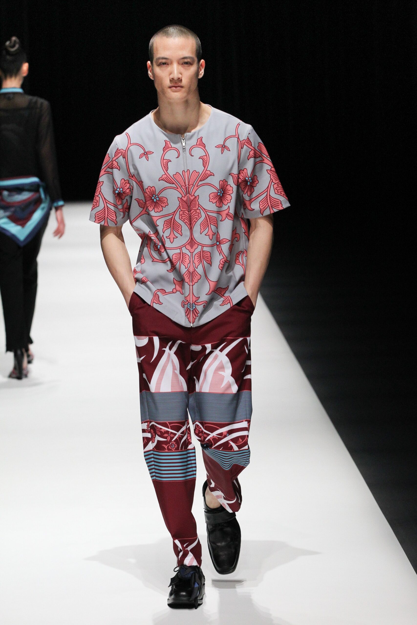 maroon cotton relaxed printed pants