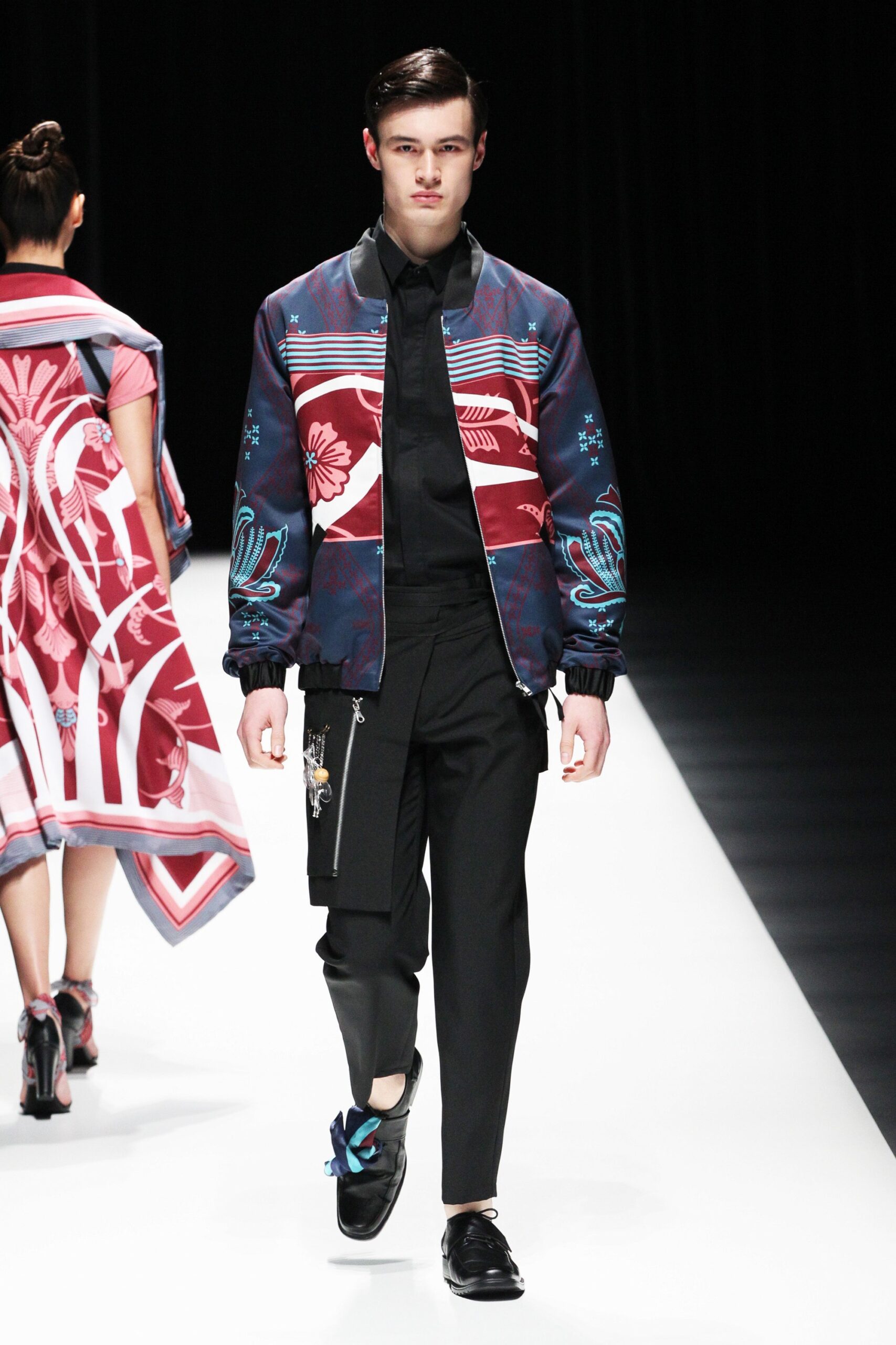 blue cotton long-sleeve collared fitted printed jacket