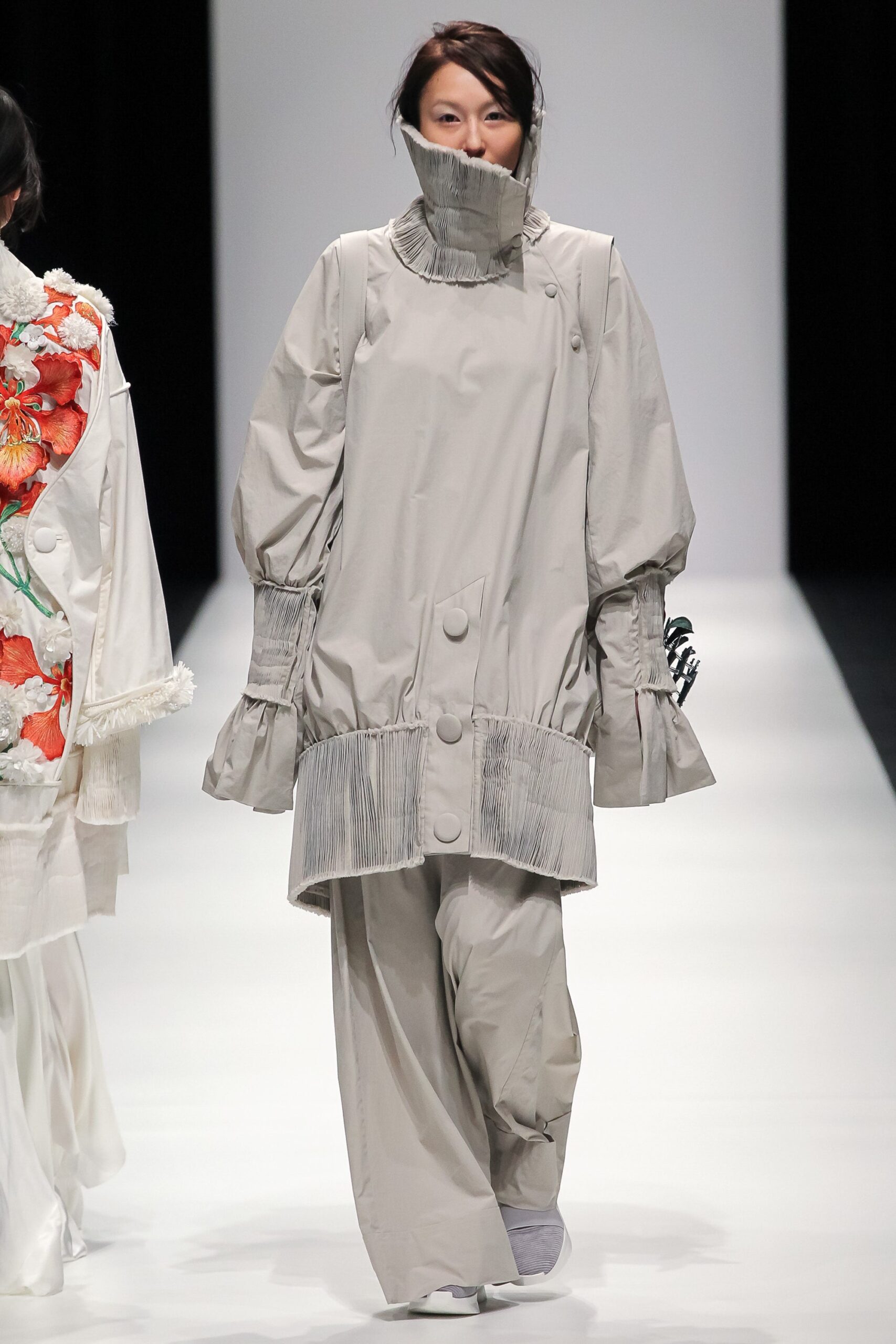 gray cotton long-sleeve high-neck oversized buttoned ruffled jacket