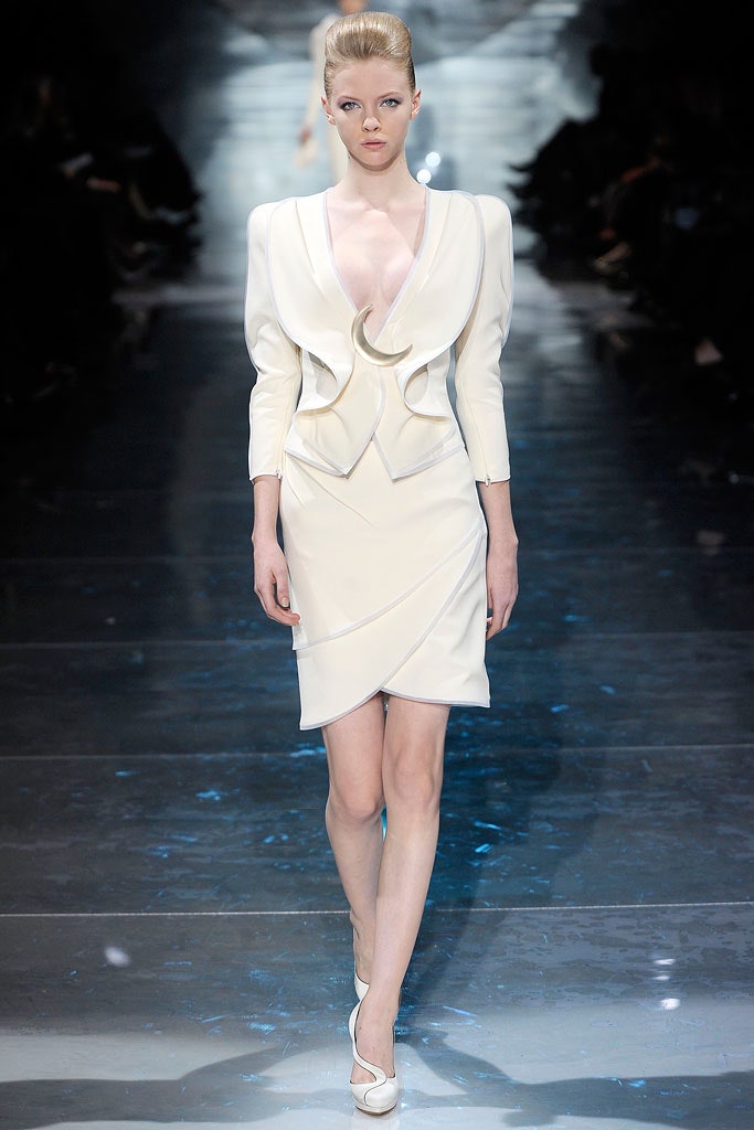 white silk long-sleeve collared structured pleated buttoned blazer