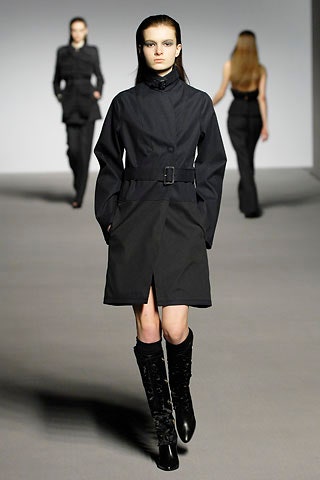 black cotton long-sleeve collared fitted belted coat