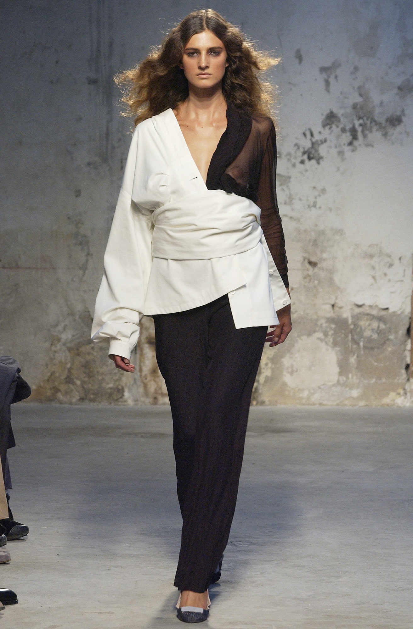 black and white relaxed top with fitted pants
