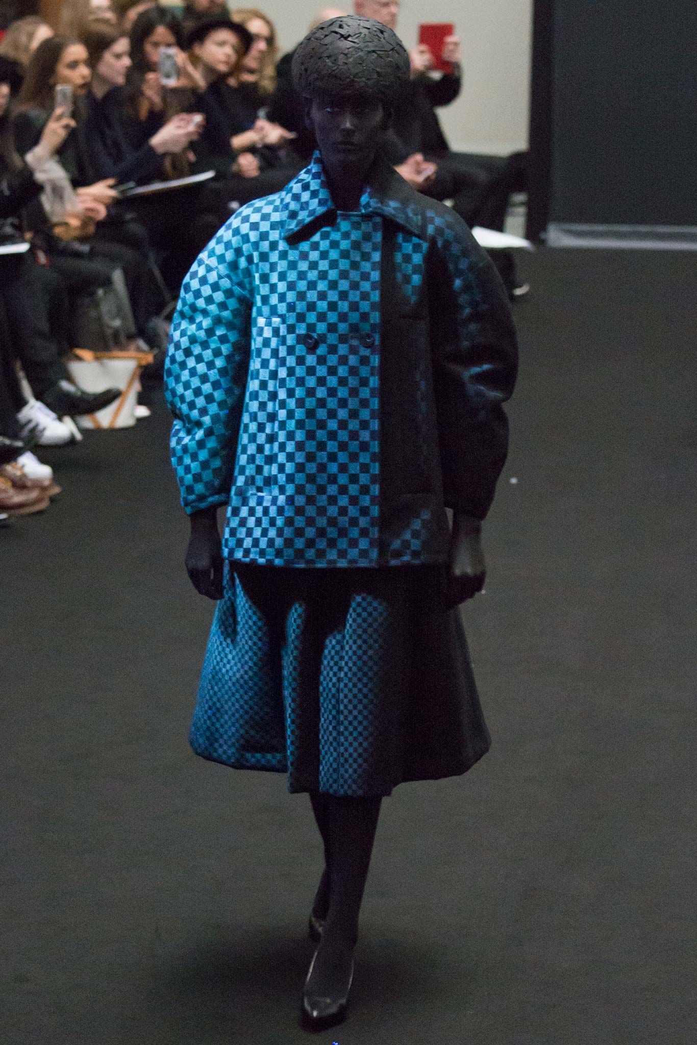 blue cotton long-sleeve collared relaxed checked coat
