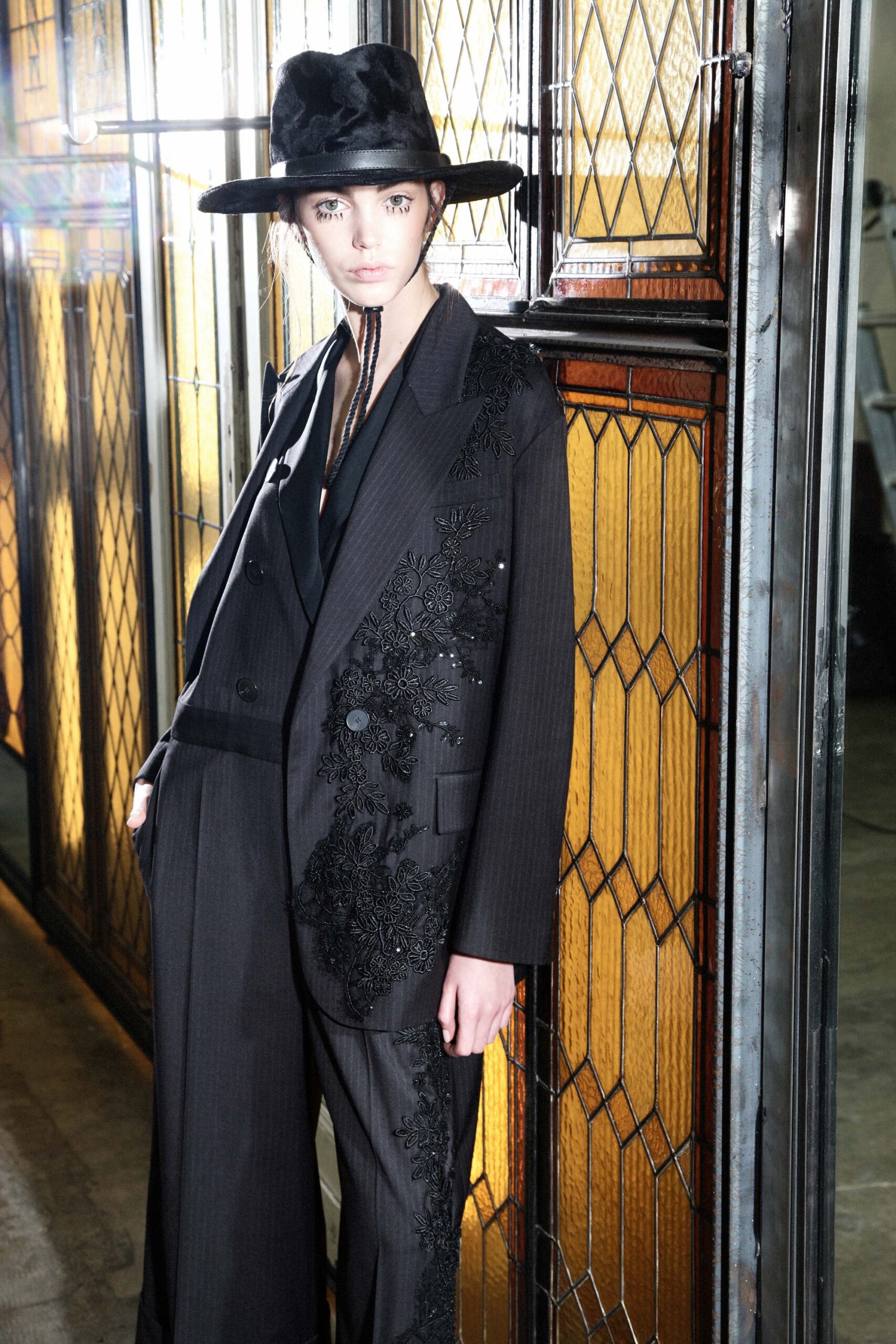 black wool long-sleeve collared tailored embroidered suit
