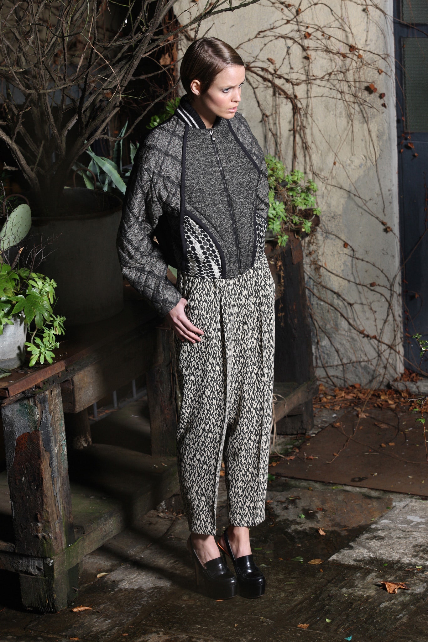 gray wool long-sleeve collared fitted zippered layered jacket