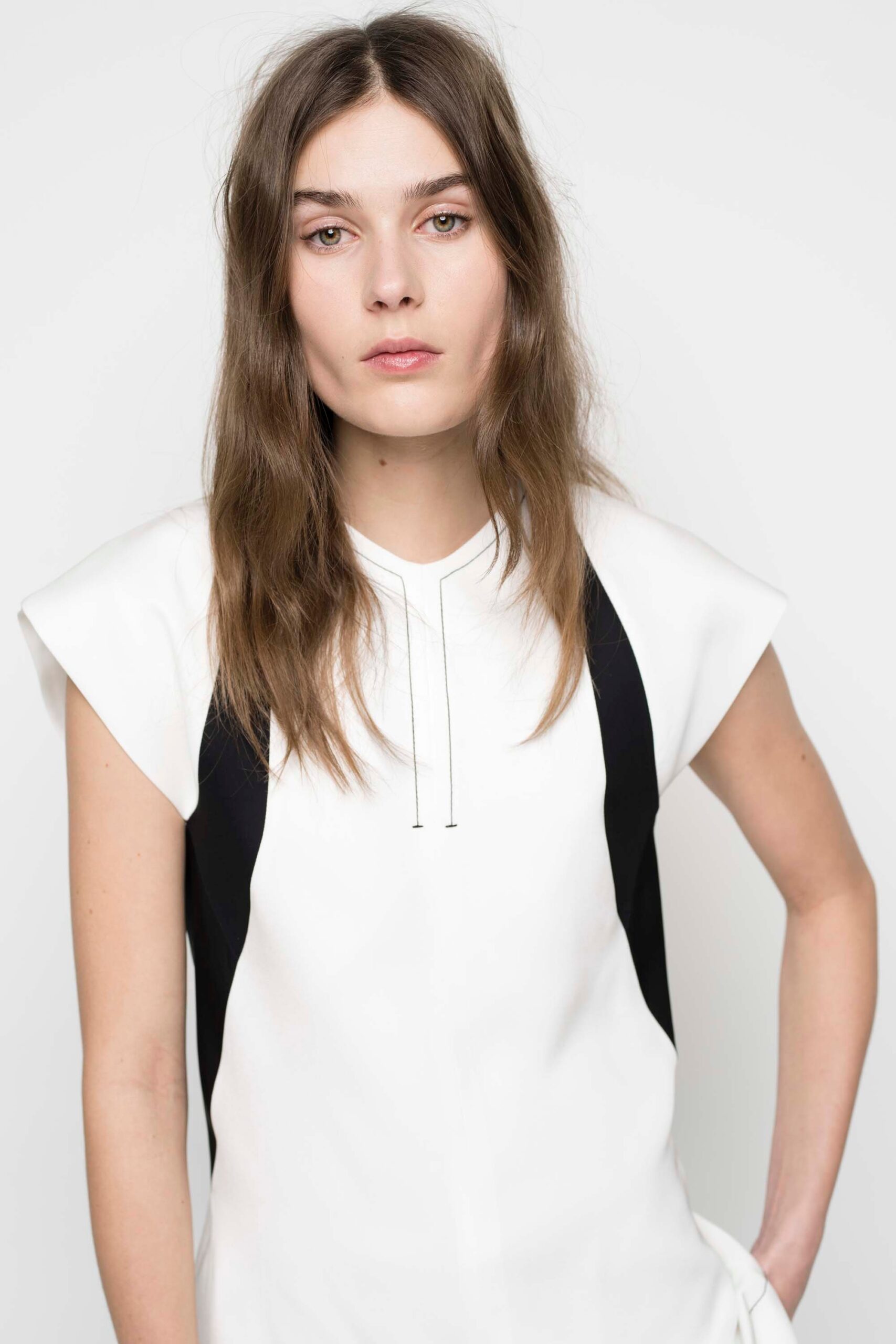 fitted color-blocked top