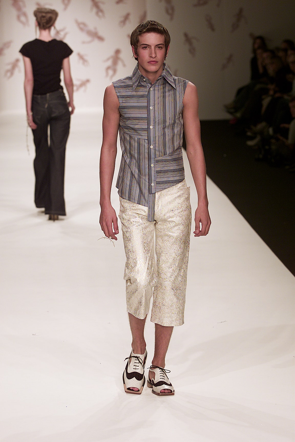 fitted striped sleeveless shirt