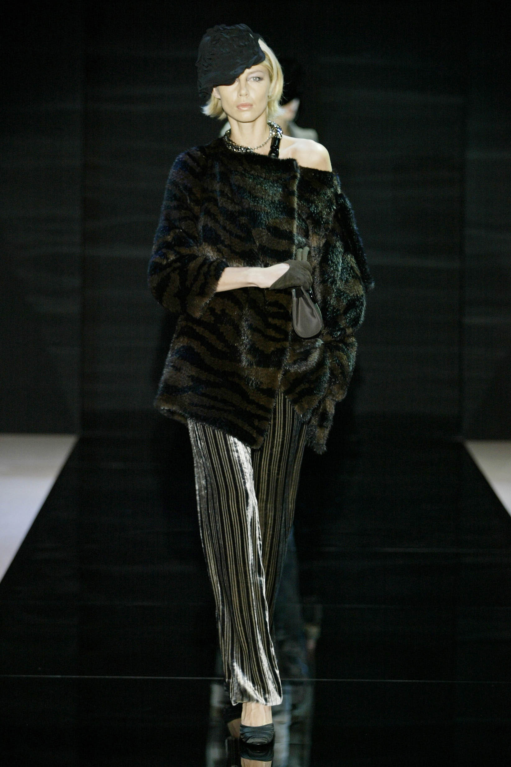 black fur long-sleeve off-shoulder relaxed animal-print top