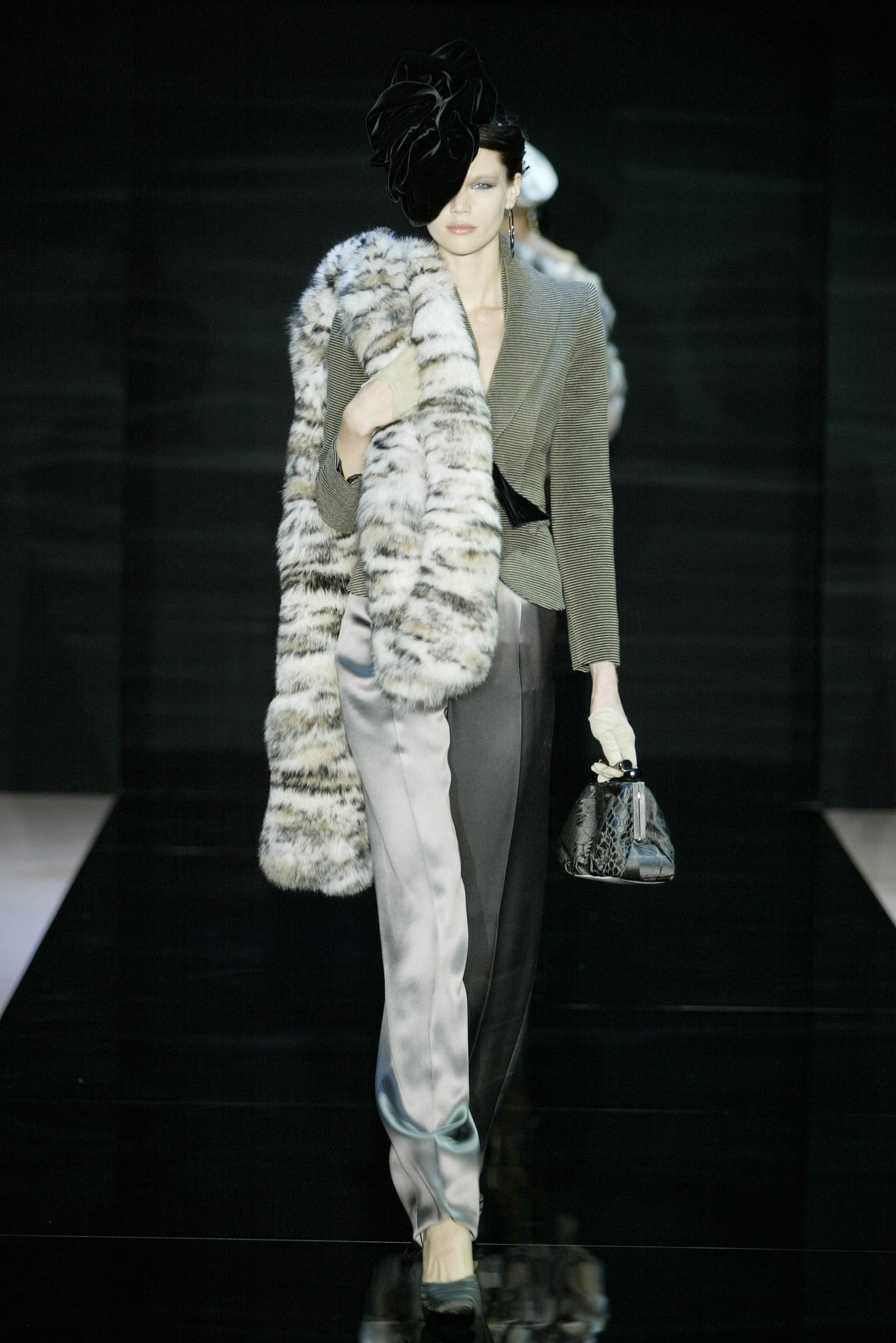 gray wool long-sleeve collared tailored buttoned jacket