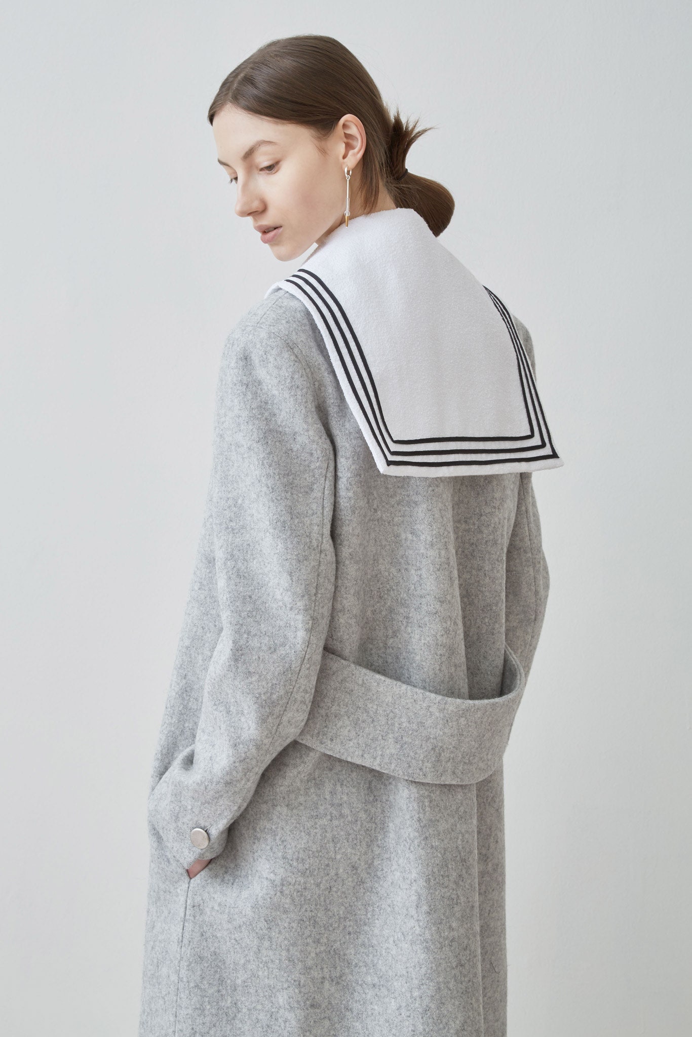 gray wool long-sleeve collared relaxed belted coat