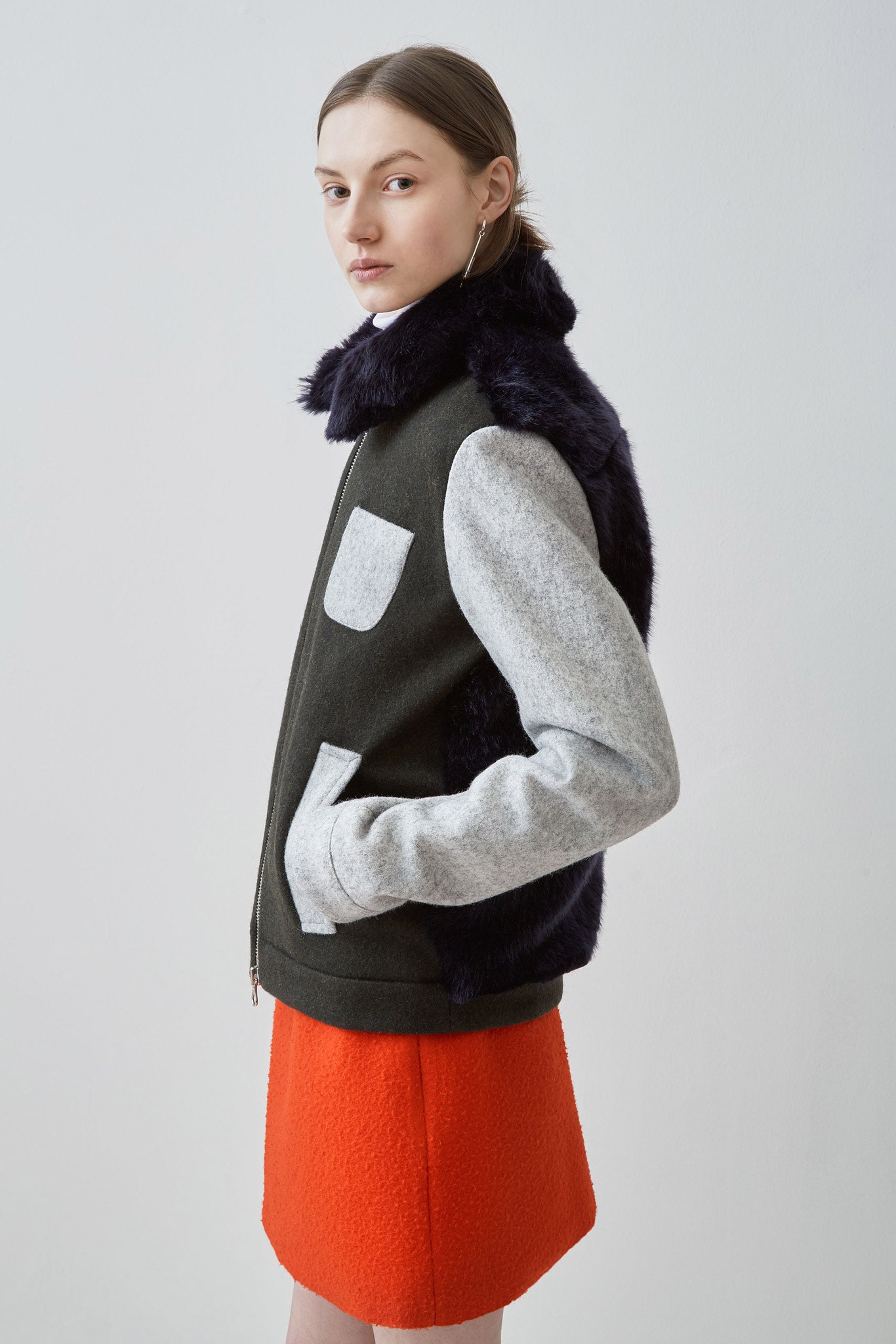 gray wool long-sleeve collared fitted zippered pockets jacket