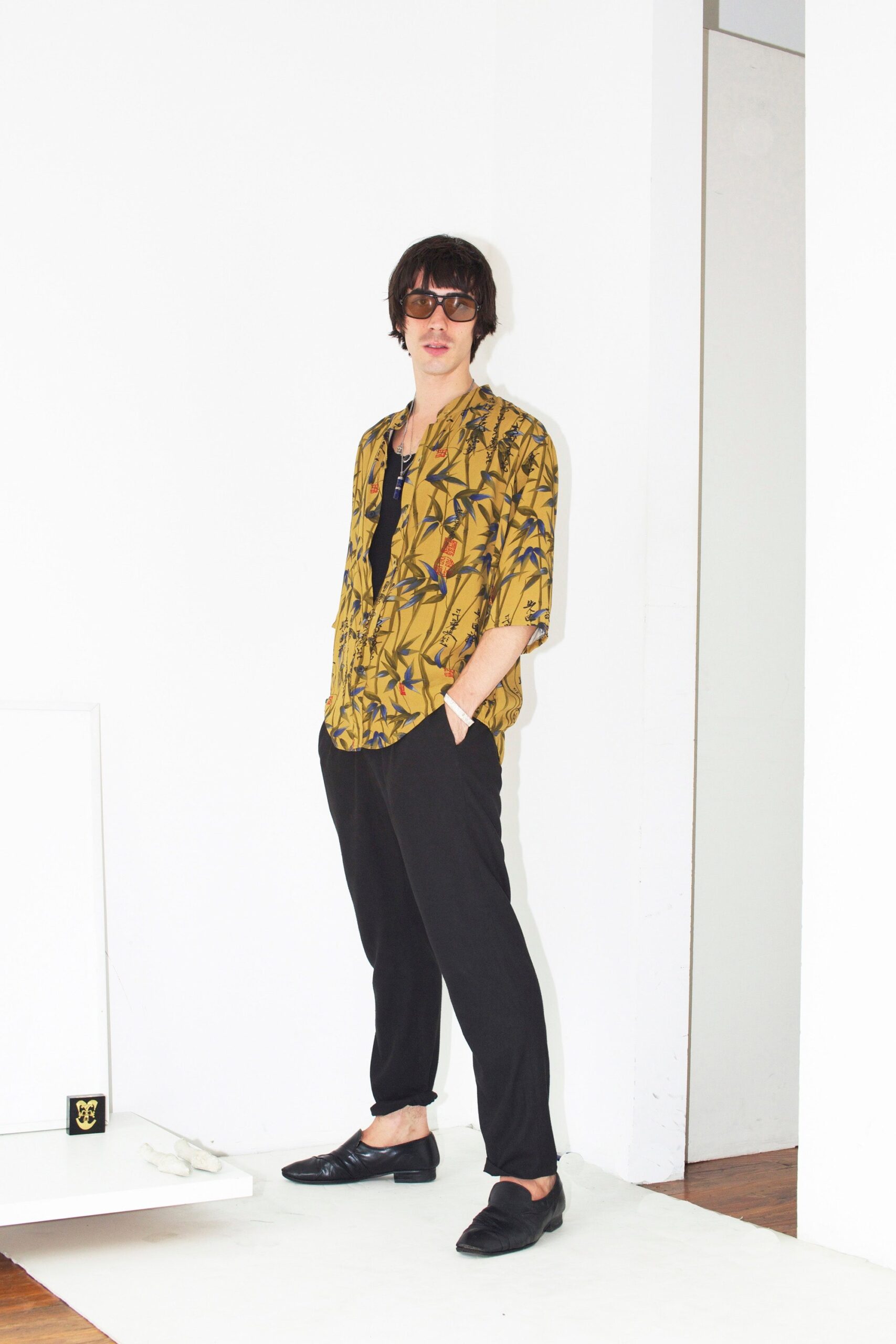 yellow cotton short-sleeve v-neck relaxed printed shirt