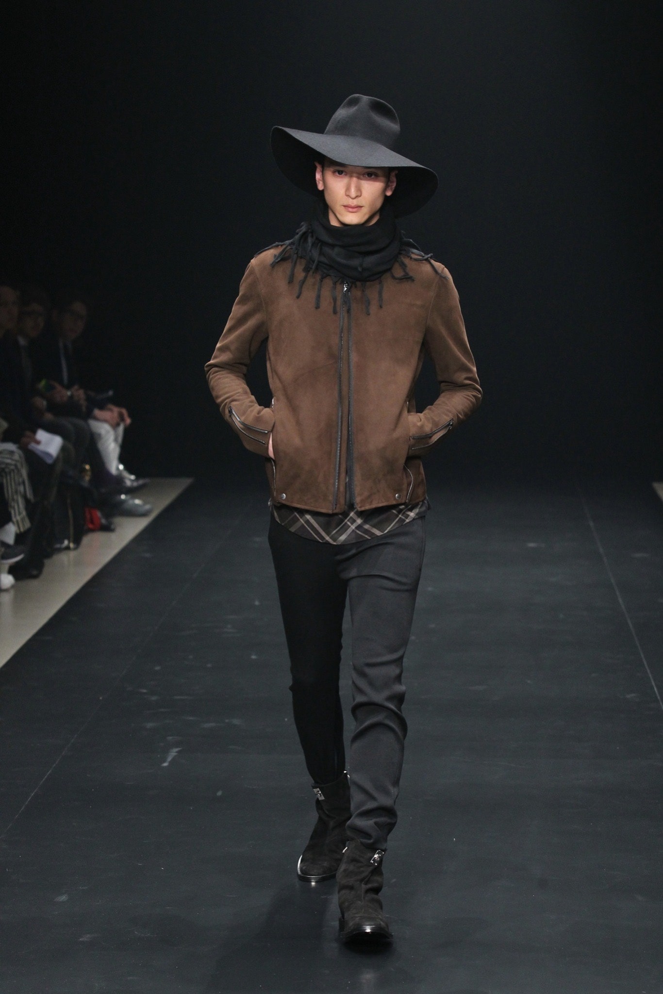 brown suede long-sleeve collared fitted zippered fringed jacket