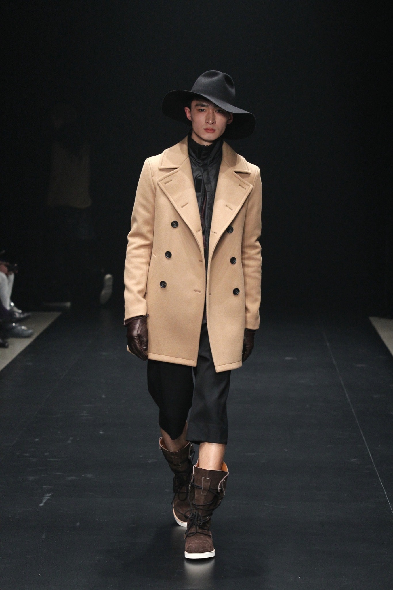 beige wool long-sleeve double-breasted tailored buttoned coat