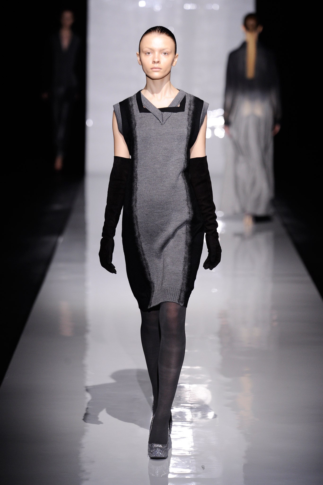 gray wool sleeveless v-neck fitted layered short dress