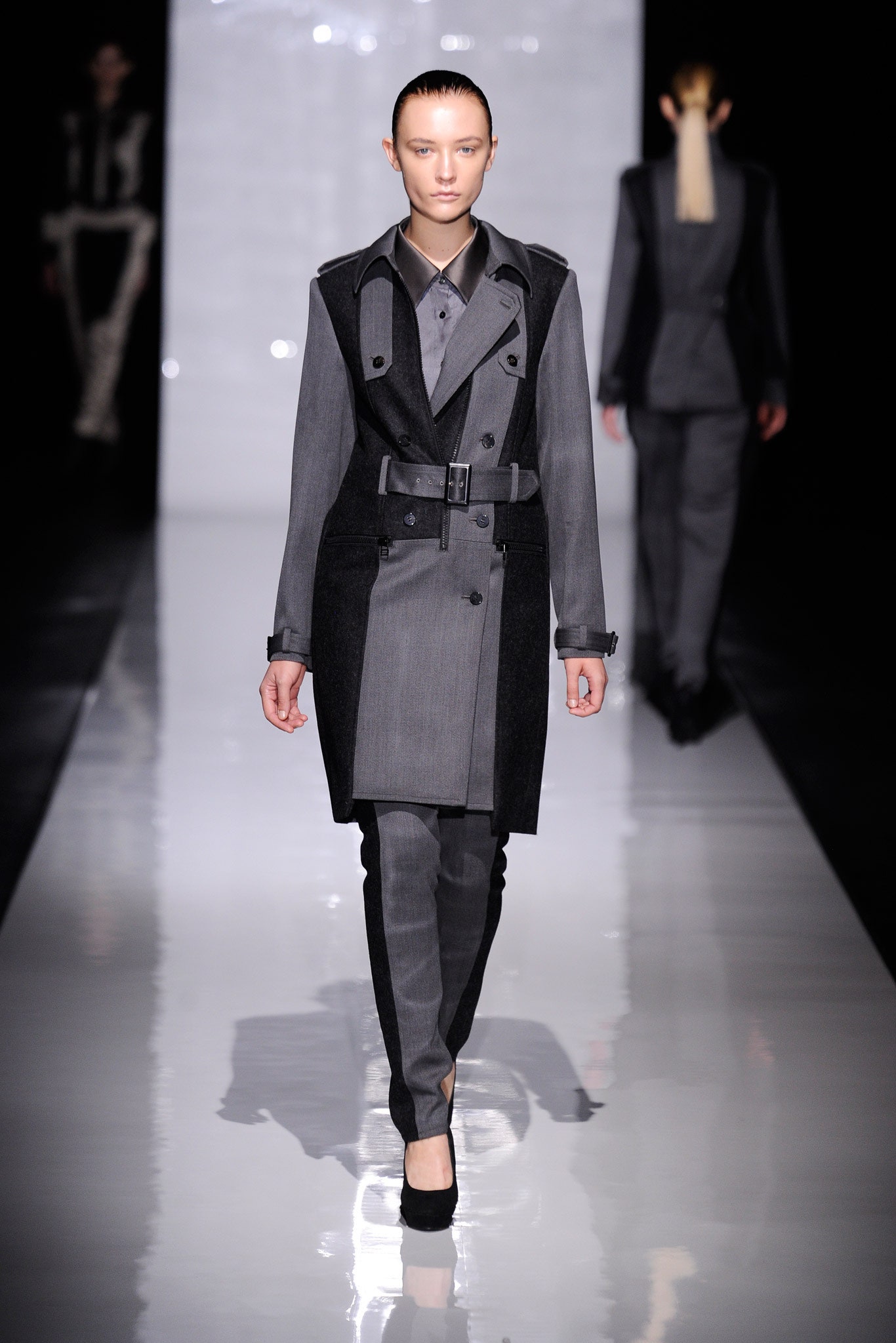black wool long-sleeve collared tailored belted coat