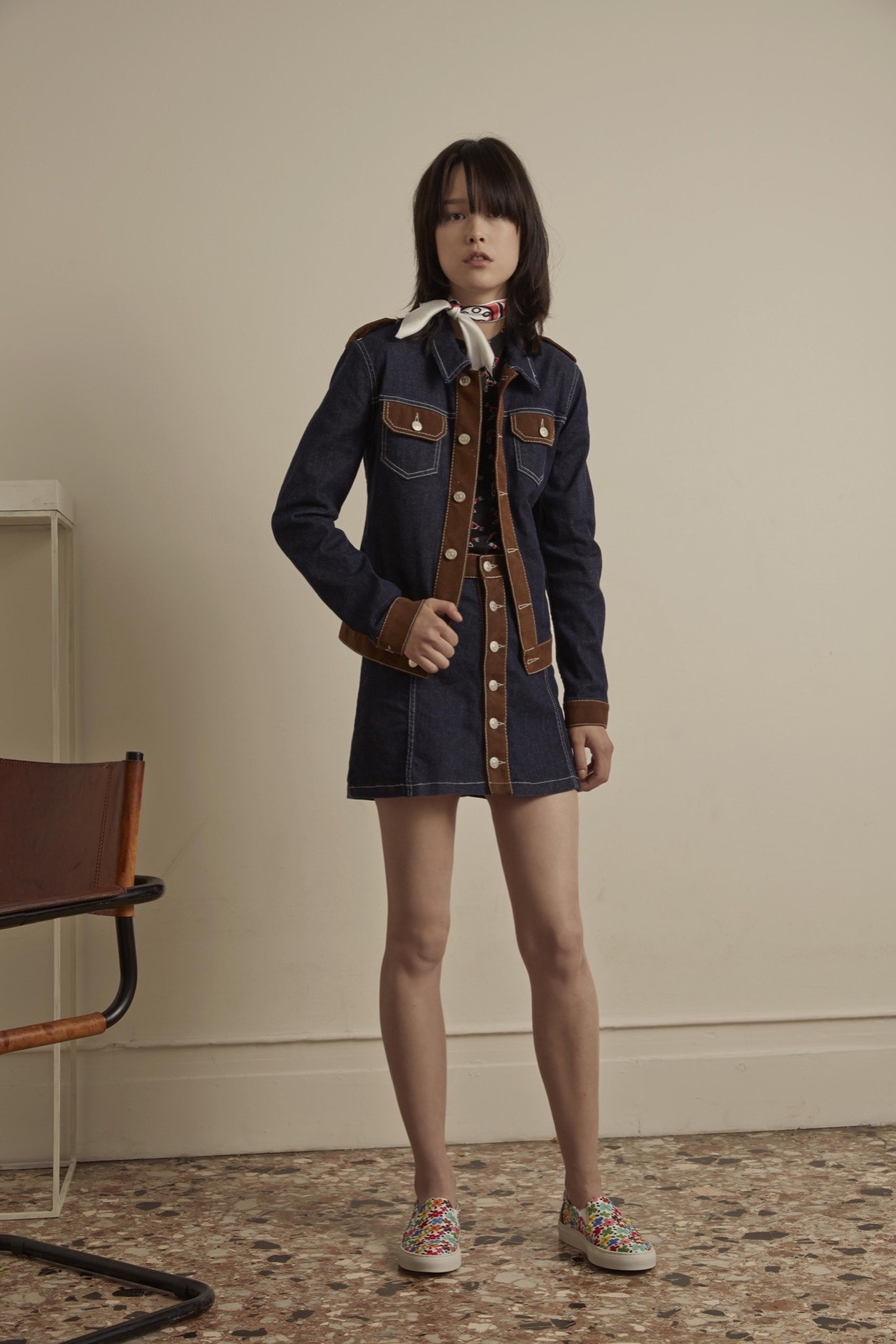 blue denim sleeveless collared fitted buttoned mini dress