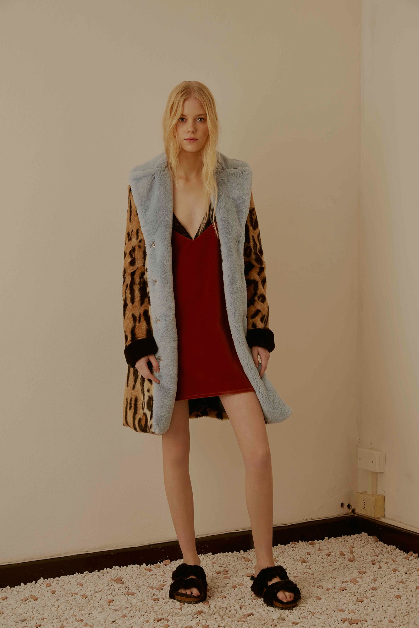 brown faux-fur long-sleeve collared relaxed printed coat